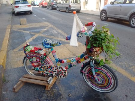 guerilla knitting bike
